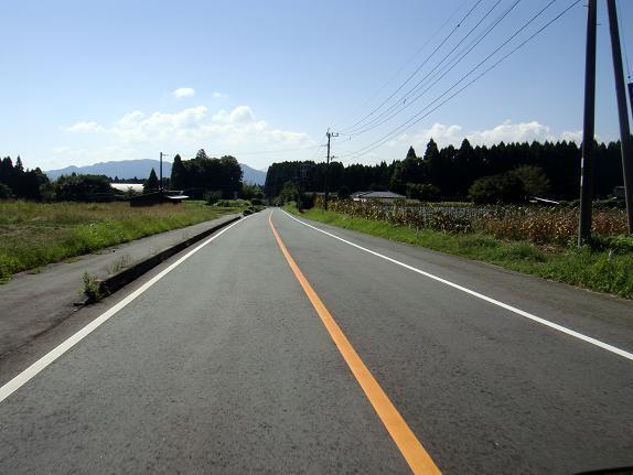 12　峠を上ると阿蘇に風景とは違った風景になるよ.JPG