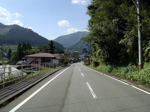 14　たまに小さな町を通過する.JPG