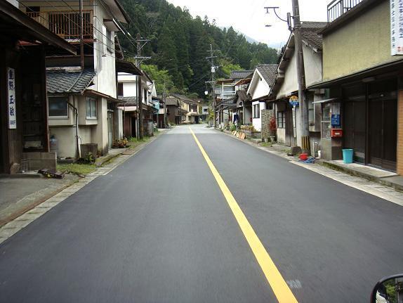 14　ローカルな街並み.JPG