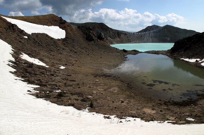 14　火山の火口です.JPG