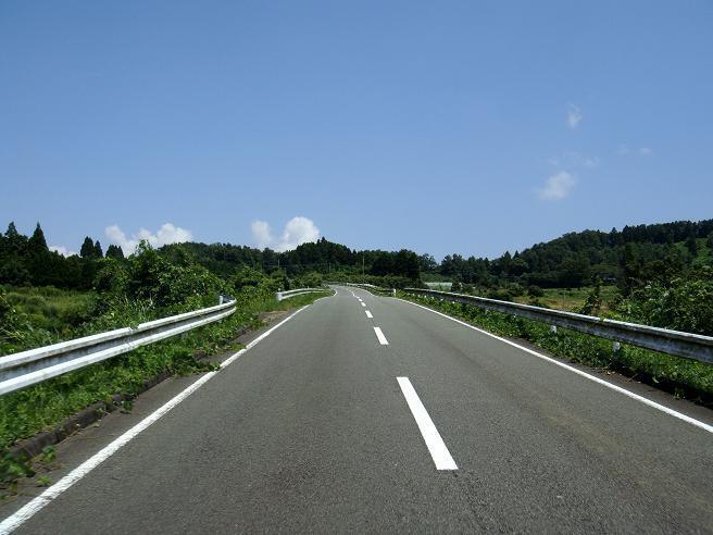 21　バイクってこんな道が最高だよね.JPG