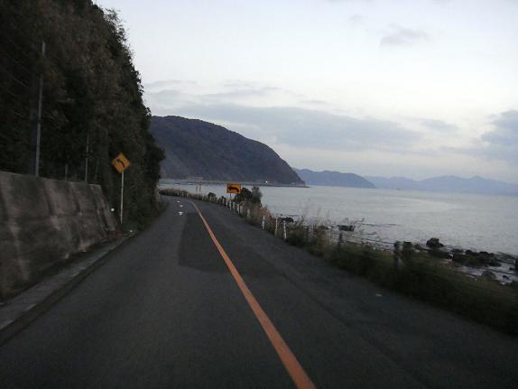 22　バイクのこの時間にここを走るのは初めてです.JPG