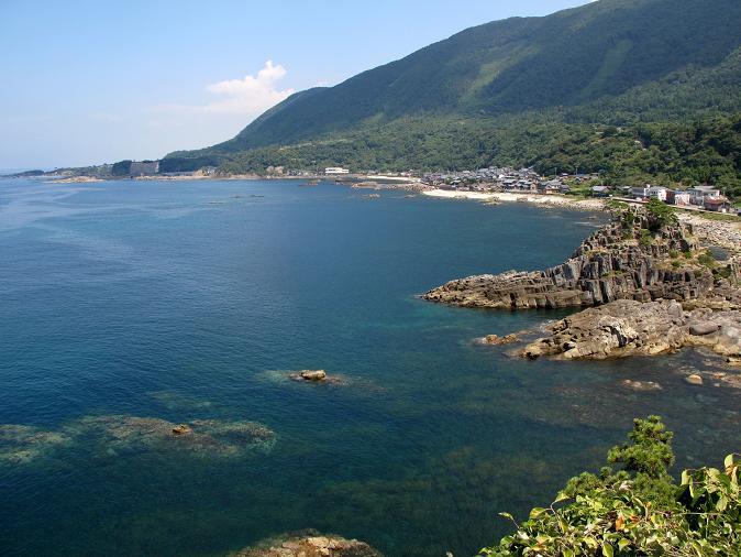 23　この岩場の海に越前ガニがいます.JPG