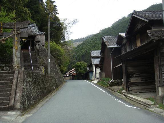 24　険道へ.JPG