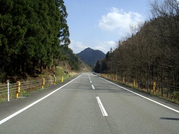 25 島根に入るとちょっと冬の風景です.JPG