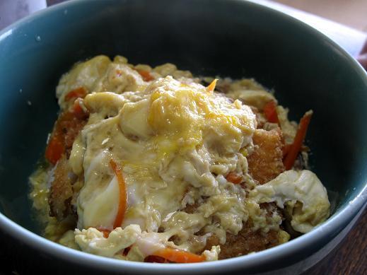 25　海鮮丼がカツどんに・・・.JPG