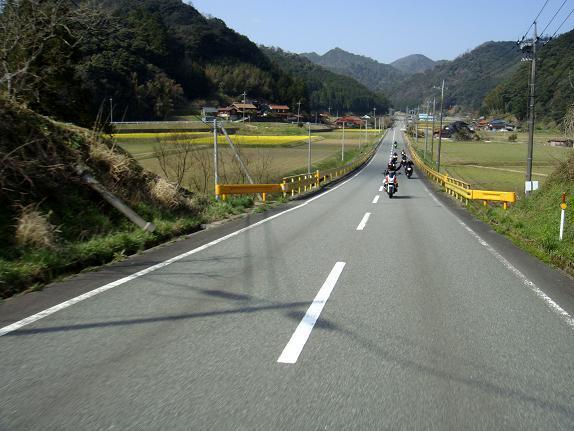 26 ずっとこんな感じの道です.JPG