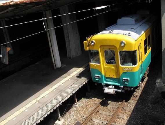 28　立山線の電車の色は可愛いぞ.JPG