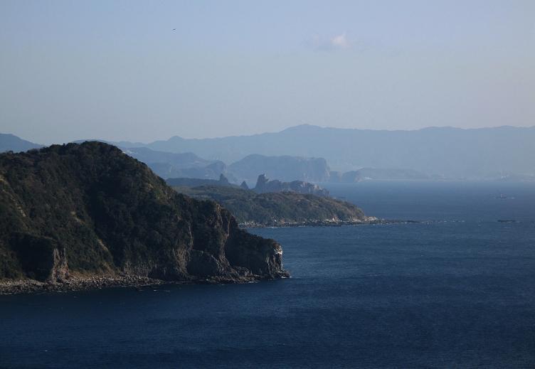 30　複雑なリアス式海岸が続きます.JPG