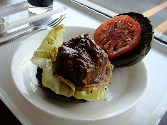32　筋肉の煮込みが出てきた.JPG