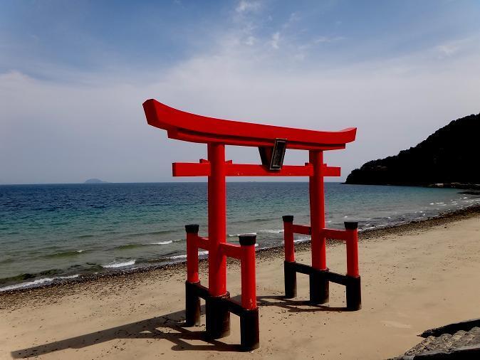 33　いきなり海に鳥居発見.JPG
