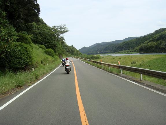 33　国道なのでゆっくりです.JPG