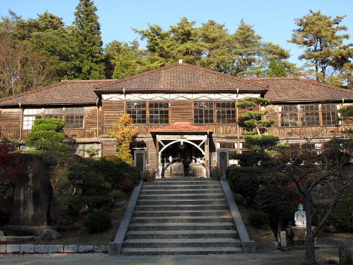 35　現役の小学校です.JPG