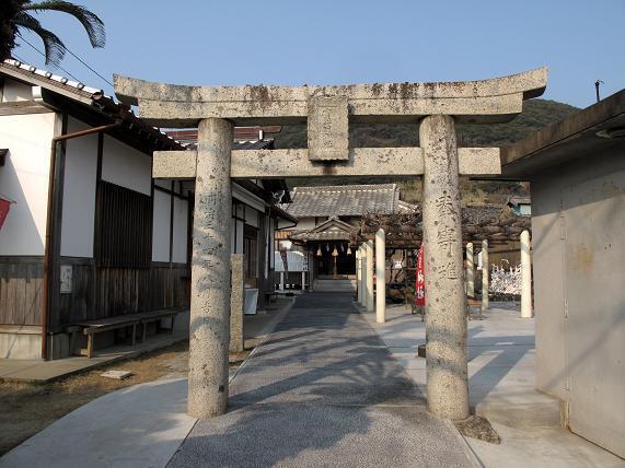 37　チッチャイ神社です.JPG