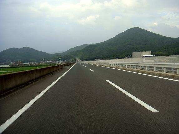 37　高速は雨規制が出てる.JPG