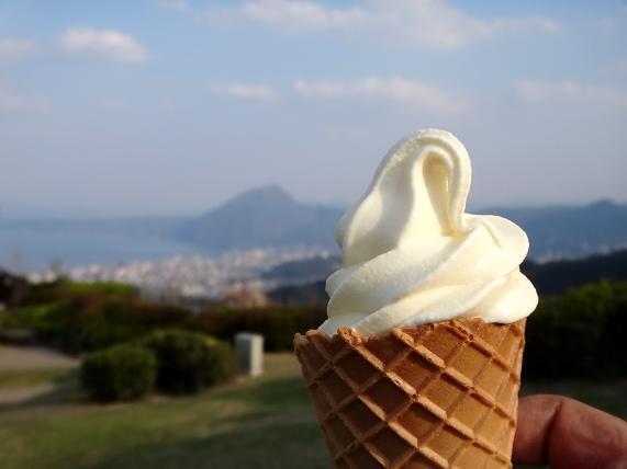 59　別府湾をみながらソフト.JPG