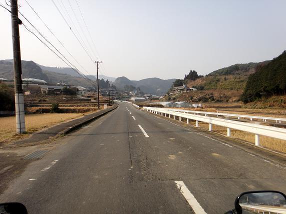 9　裏道の県道へ.JPG