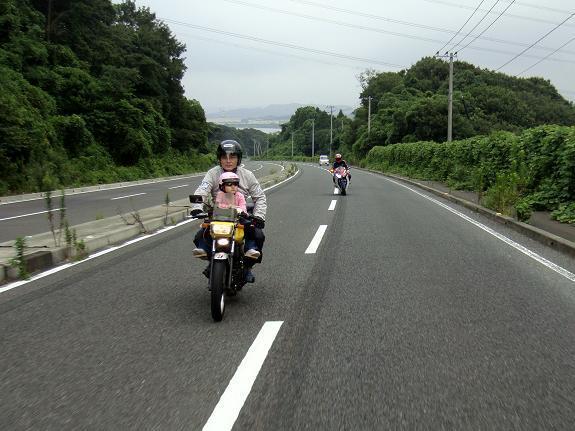 イチゴレンジャーが運転しています.JPG