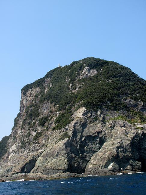 上に鶴御崎灯台が見えます.JPG