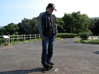 両足で乗れない島でした.JPG