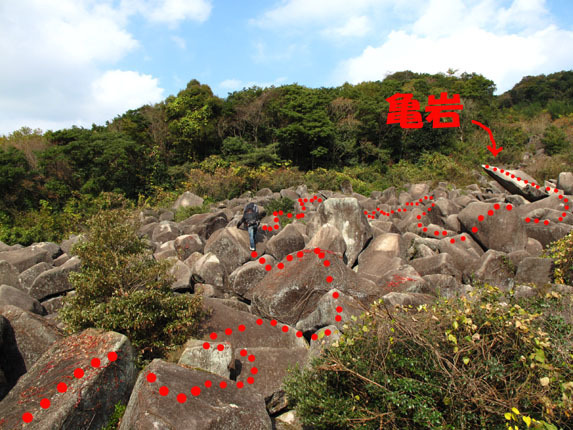 亀岩まで行くぞ.jpg