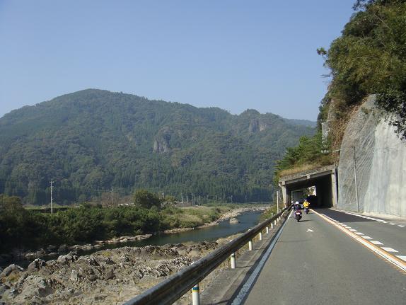 山国川沿いです.JPG