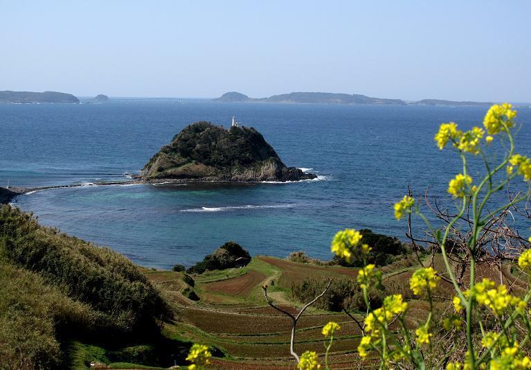 渡りたくなる俵島.JPG